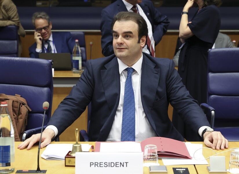 Την συνταγματική προστασία της λιτότητας προωθεί το Μαξίμου, Δημήτρης Στεργίου