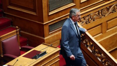 Πυροτεχνήματα πριν τη μεγάλη έκρηξη – Ζούμε το τέλος των κομμάτων; Απόστολος Αποστόλου