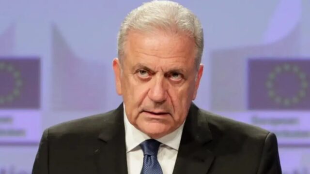 Στη “σέντρα” και το Μαξίμου λόγω Αβραμόπουλου