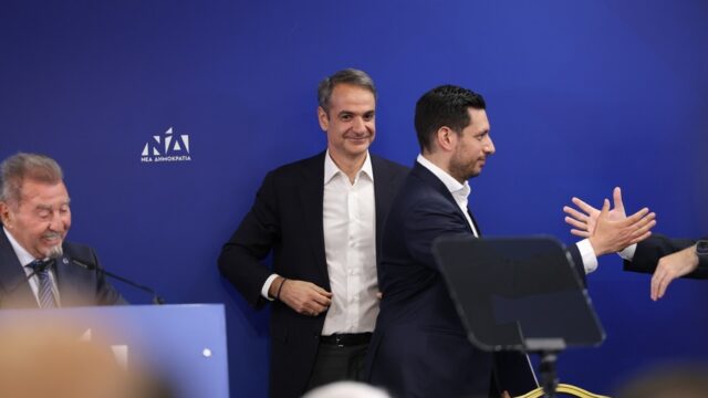 Προεκλογική ομιλία Μητσοτάκη – Οξύτατη επίθεση στην αντιπολίτευση και αιχμές κατά Σαμαρά-Καραμανλή