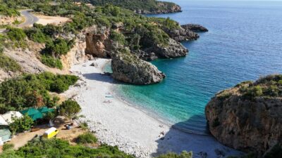 Ένας επίγειος παράδεισος πίσω από ένα τρομακτικό όνομα παραλίας!