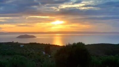 Παρθενώνας: Το Μπαλκόνι της Χαλκιδικής με το Ομορφότερο Ηλιοβασίλεμα