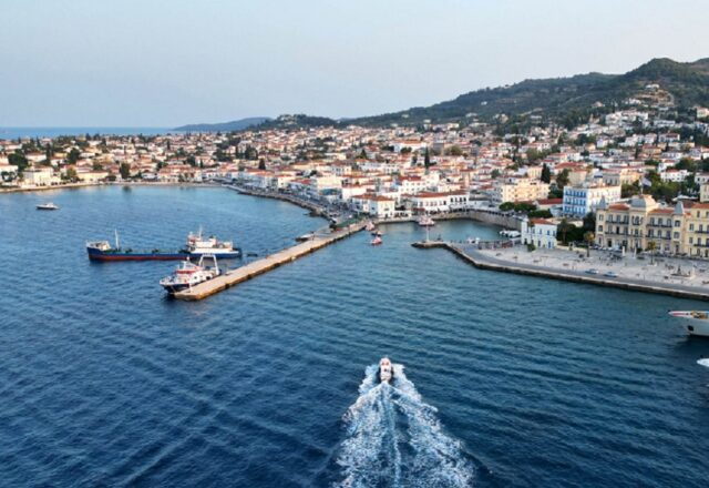 Σπέτσες: Το Νησί της Μπουμπουλίνας και της Ναυτικής Παράδοσης, Θεόφιλος Μπάμπουλης