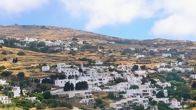 Ένα διαφορετικό οδοιπορικό στην Τήνο, Μελαχροινή Μαρτίδου