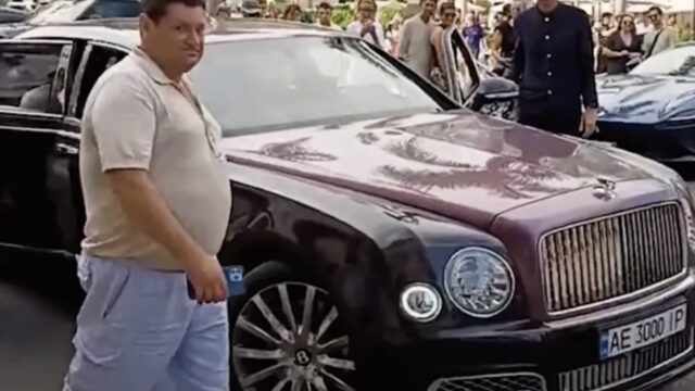 Ποιος είναι ο Ουκρανός ολιγάρχης που χαροπαλεύει μετά από έκρηξη βόμβας στο Μονακό