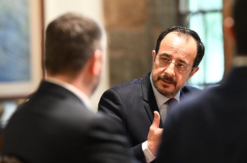 Σε ποιους πολίτες τουρκικής καταγωγής παραχώρησε υπηκοότητα η Κυπριακή Δημοκρατία, Κώστας Βενιζέλος