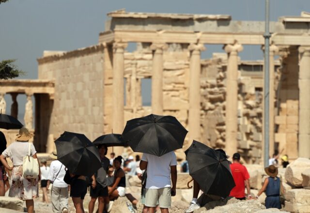 Προς πώληση και η Ακρόπολη; Κώστας Κόλμερ