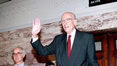 Ανδρέας Παπανδρέου – Η ψυχρή αλήθεια πίσω από τον μύθο, Δημοσθένης Μιχόπουλος