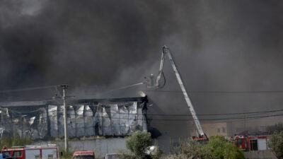 Πυρκαγιά στον Ασπρόπυργο: Νεκρός ένας από τους εγκαυματίες