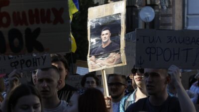 Θα αποπέμψει ο Ζελένσκι και τον αρχιστράτηγο Σίρσκι; Όλγα Μαύρου