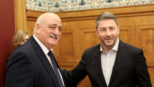 Put the chair down now κι άλλες… ωραίες συζητήσεις στην ΕΔΕΚ, Κώστας Βενιζέλος