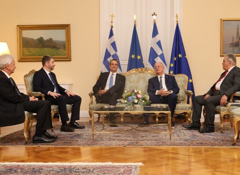 Σε εξέλιξη η δεξίωση στο Προεδρικό Μέγαρο – Η ομιλία Τασούλα