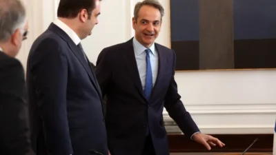 Συντρίβουν την κοινωνία για να εξοφλούν τους δανειστές, (πλεονάσματα) Αναστάσιος Λαυρένζτος