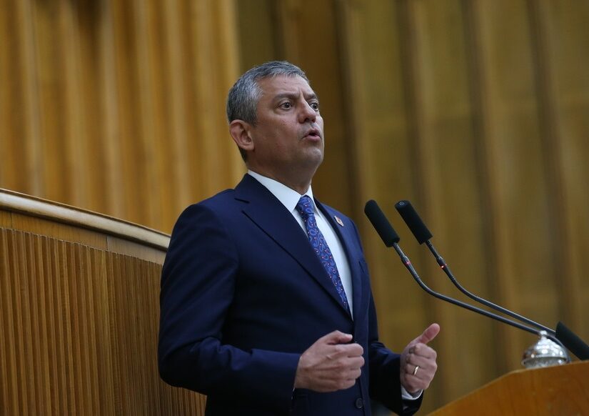 Μαζική έξοδος από το CHP για το νέο κόμμα του Οζέλ, Βάνα Στέλλου