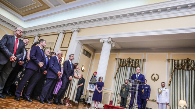 Γιατί η γιορτή τους δεν είναι και δική μας... Μάνος Στεφανίδης
