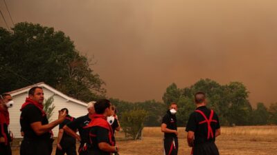 Πύρινος εφιάλτης σε Γαλλία και Ισπανία – Σχεδόν 500.000 πολίτες εγκαταλείπουν τα σπίτια τους