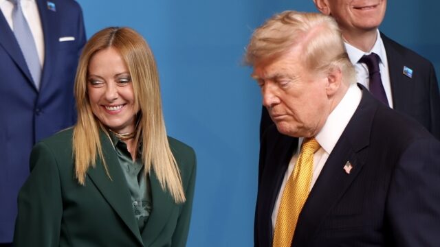 Γιατί ο Τραμπ παρομοίασε τον εαυτό του με τον Λένιν! – Viral η ψυχρότητα του με την Μελόνι (video)