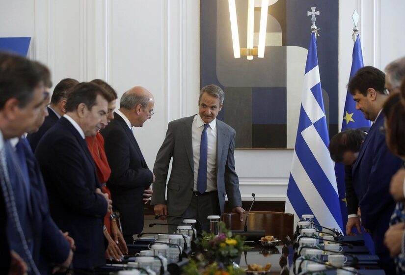 Ξεπουλάει τα ασημικά και ναρκοθετεί την οικονομία ο Κυριάκος, Μάκης Ανδρονόπουλος