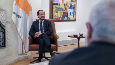Με καύσωνα συζητούν για τις προεδρικές στην Κύπρο! Κώστας Βενιζέλος