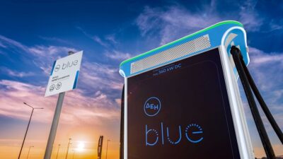 ΔΕΗ blue – Visa: Νέα καλοκαιρινή προσφορά με επιβράβευση έως 18€ τον μήνα για τη φόρτιση ηλεκτρικών οχημάτων