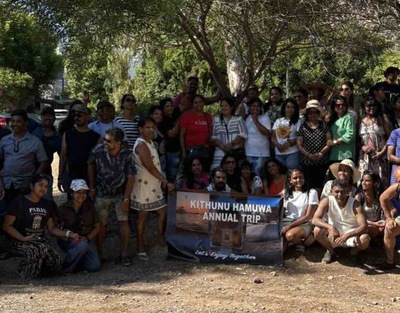 Σρι-Λανκέζοι της Αθήνας «κατέκτησαν» με χαμόγελα την Παραλία Διστόμου & προσευχήθηκαν στον Όσιο Λουκά!
