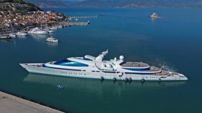Πως οι κροίσοι και η Μαντόνα ζουν τον μύθο τους στην Ελλάδα, Νεφέλη Λυγερού