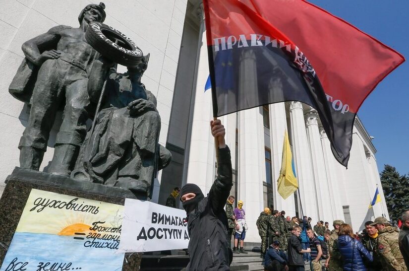 Τα πογκρόμ του Πετλιούρα και ο εκδικητής ποιητής, Σωτήρης Δημόπουλος