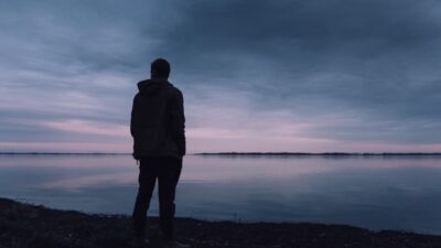 Μοναξιά ή άγχος – Η κρυφή μάχη της καθημερινότητας