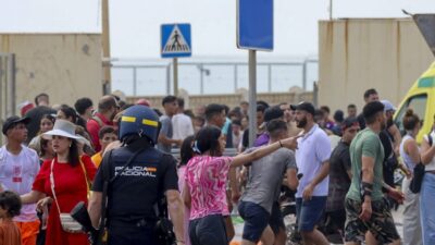 Κόντρα ΕΕ-Ισπανίας για την Θέουτα – Πώς οργανώθηκε η μεταναστευτική απόβαση
