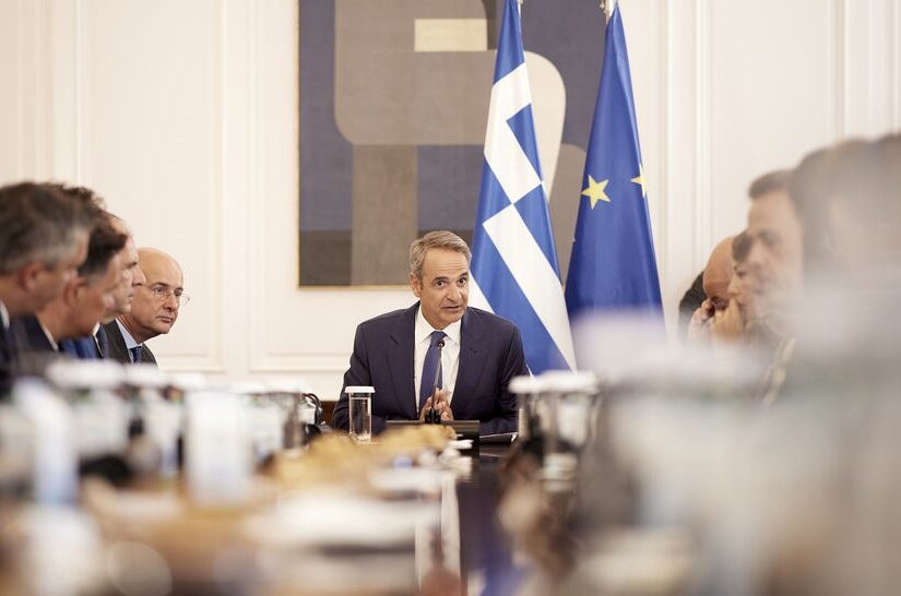 Μητσοτάκης: Μόνο για ΑΟΖ-υφαλοκρηπίδα ο διάλογος με την Τουρκία – Τί είπε για ακρίβεια-χρέος