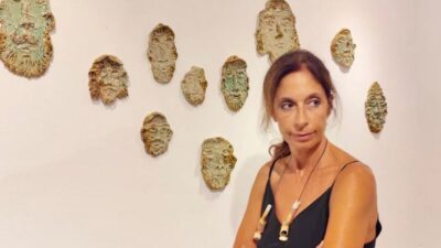 «Οι Αόρατοι» της Σερίφου: Η Λεώνη Γιαγδζόγλου παρουσιάζει τους μεταλλωρύχους μέσα από τον πηλό