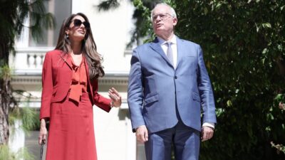 Οι Άγγλοι μάς επιστρέφουν τα Μάρμαρα! – Μα το Θεό, το είπε και η Βίσση! Μάνος Στεφανίδης
