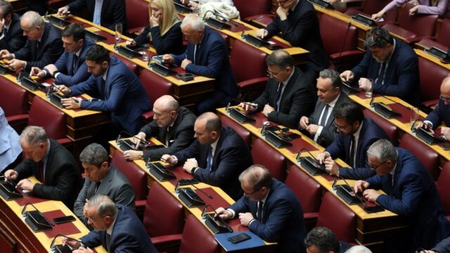 Στη Βουλή η ΝΔ μπαζώνει και το σκάνδαλο του ΟΠΕΚΕΠΕ! Δημήτρης Χρήστου