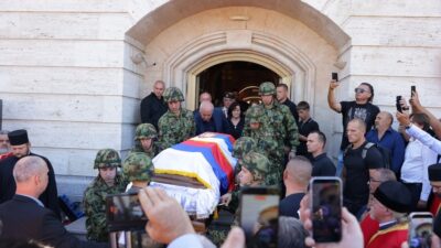 Η κηδεία Μλάντιτς δείχνει ότι ο πόλεμος στα Βαλκάνια δεν έχει τελειώσει, Ορφέας Μπέτσης