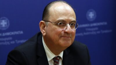 Ο Μακάριος άφησε τις γίδες και έπιασε Περδίκη! – Πήγε για μαλλί και βγήκε κουρεμένος!