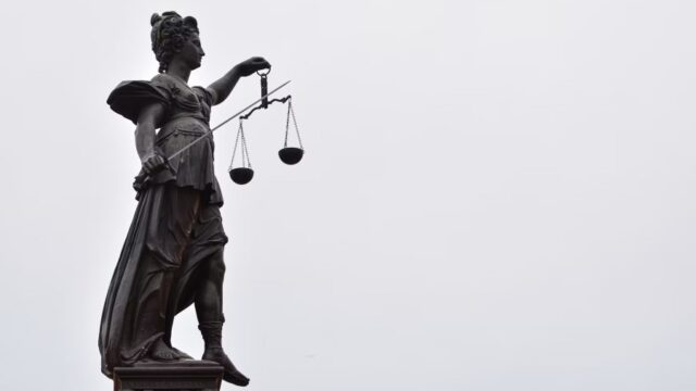 Πολιτική ηθική και θεσμοί στο "απόσπασμα", Γιώργος Παπασίμος