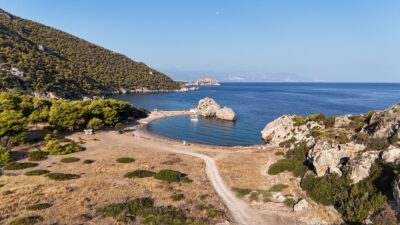 Μυλοκοπή: Η παραλία κοντά στην Αθήνα που μοιάζει με εξωτικό νησί, Θεόφιλος Μπάμπουλης