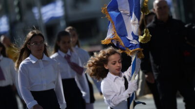 Με τη μαθητική παρέλαση τιμά η Αθήνα την Εθνική Επέτειο της 28ης Οκτωβρίου,