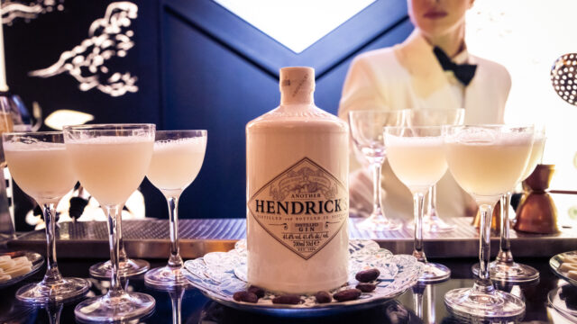 Μια αναπάντεχη βραδιά μάς σύστησε το Another Hendrick’s και μας μετέφερε σε έναν εντελώς νέο κόσμο