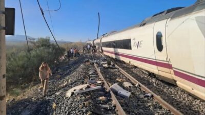 Σύγκρουση τρένων στο Τολέδο της Ισπανίας με τουλάχιστον 10 νεκροί – “Συγκλονισμένος” ο Σάντσεθ