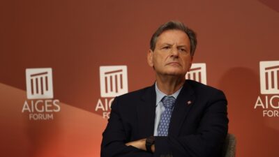 Στο αόρατο χέρι της αγοράς άφησε ο Σκυλακάκης τις μπαταρίες για τις ΑΠΕ! Κώστας Μελάς