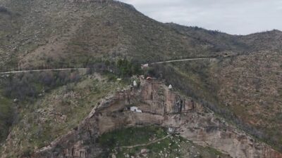 Μονή Καταφυγίων: Το μοναστήρι που κρύβεται στον βράχο