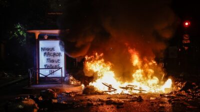 Σκηνές χάους σε Γαλλία-Ιταλία - Υπό πίεση ο Μακρόν - Παρέμβαση Μελόνι