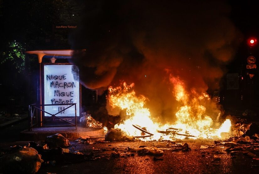 Σκηνές χάους σε Γαλλία-Ιταλία - Υπό πίεση ο Μακρόν - Παρέμβαση Μελόνι