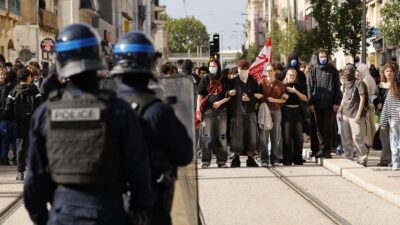 Φλέγεται από τις μαθητικές διαδηλώσεις η Γαλλία – Άγρια επεισόδια (video)