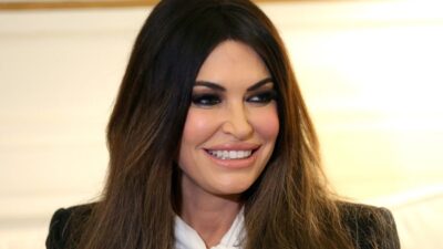 Η κα Κίμπερλι σαν αφεντικό της "αποικίας"! Δημήτρης Χρήστου