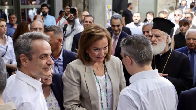 Οικογενειακή μπίζνα η ΝΔ, αλλά οι... πελάτες θα πληρώσουν στην κάλπη... Κόμπρα