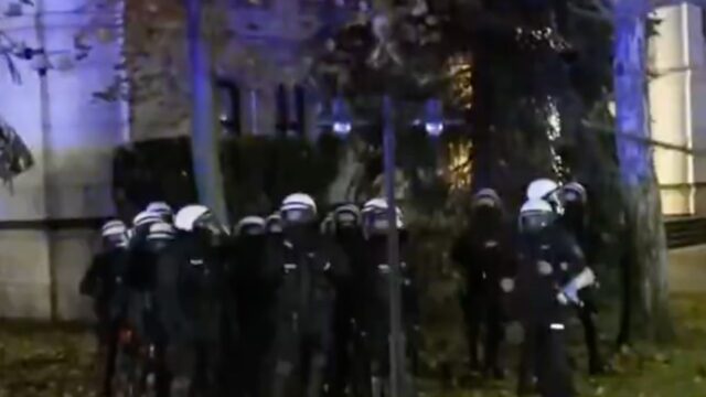 Κρίση στην Πολωνία – Αστυνομικές δυνάμεις στο Συνταγματικό Δικαστήριο – Άμεση επιστροφή Ναβρότσκι