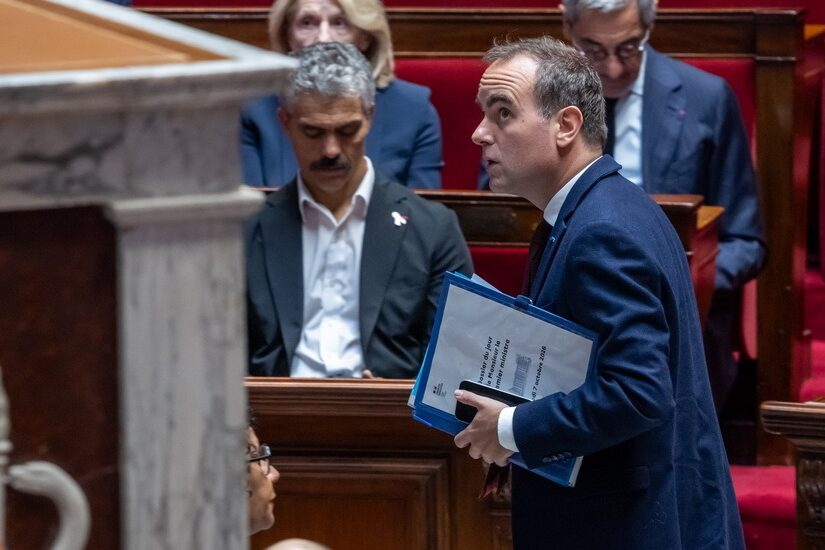 Θηλιά στον λαιμό της Γαλλίας το ευρώ