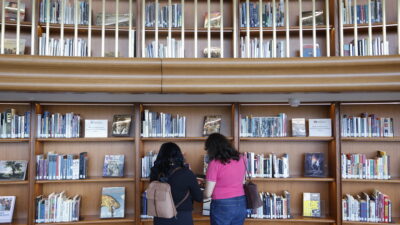 Διάβασμα στον πρωινό καφέ αυξάνουν τη συγκέντρωση όλη την ημέρα, Μαρία Καλοπούλου